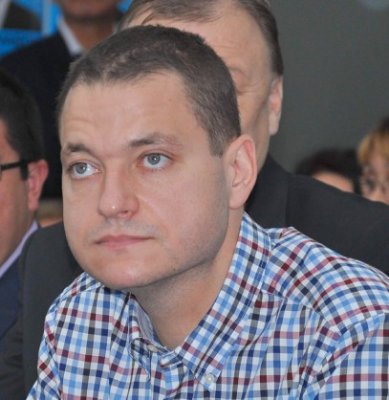 Românii aşteaptă amânarea executărilor silite şi conversia creditelor. Mesajul deputatului Mircea Dobre